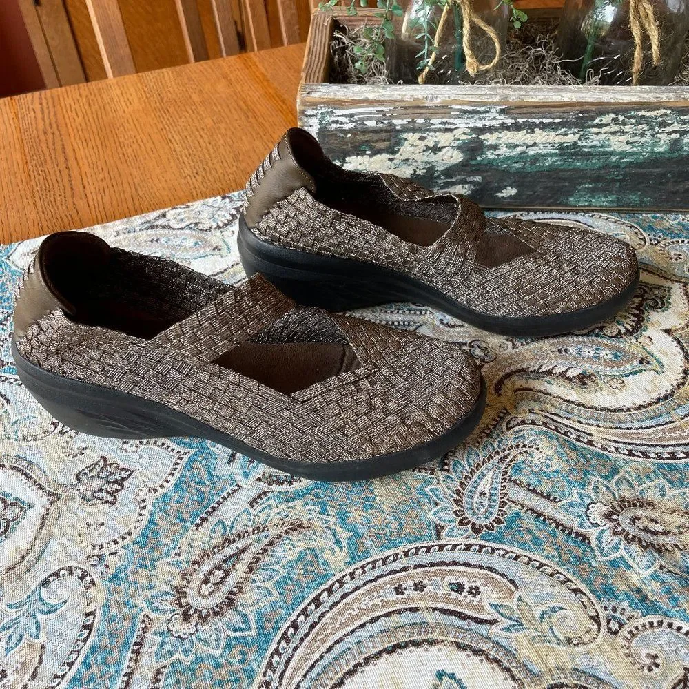 BareTraps Kassie Metallic Bronze Woven Mary Jane Wedge Shoes Size 9